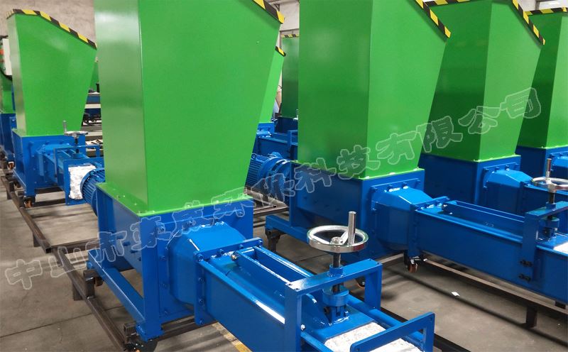 上?？蛻粲嗁?0臺小型EPS泡沫壓實機(jī)